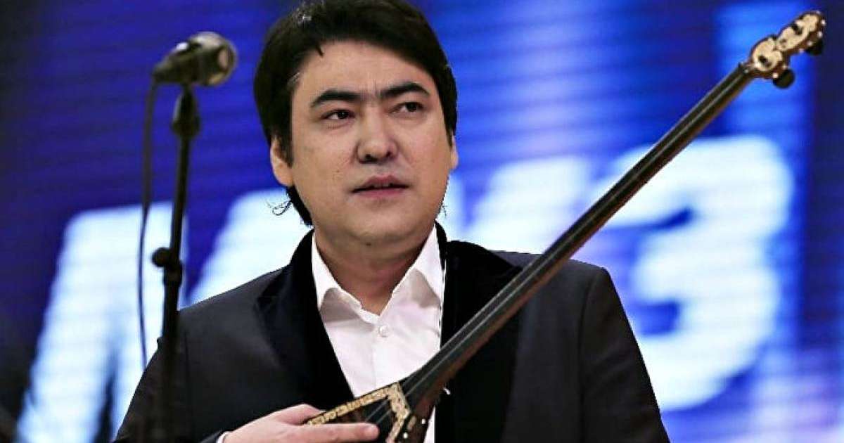 Мейрамбек Бесбаев: әндері, биографиясы, отбасы, әйелі