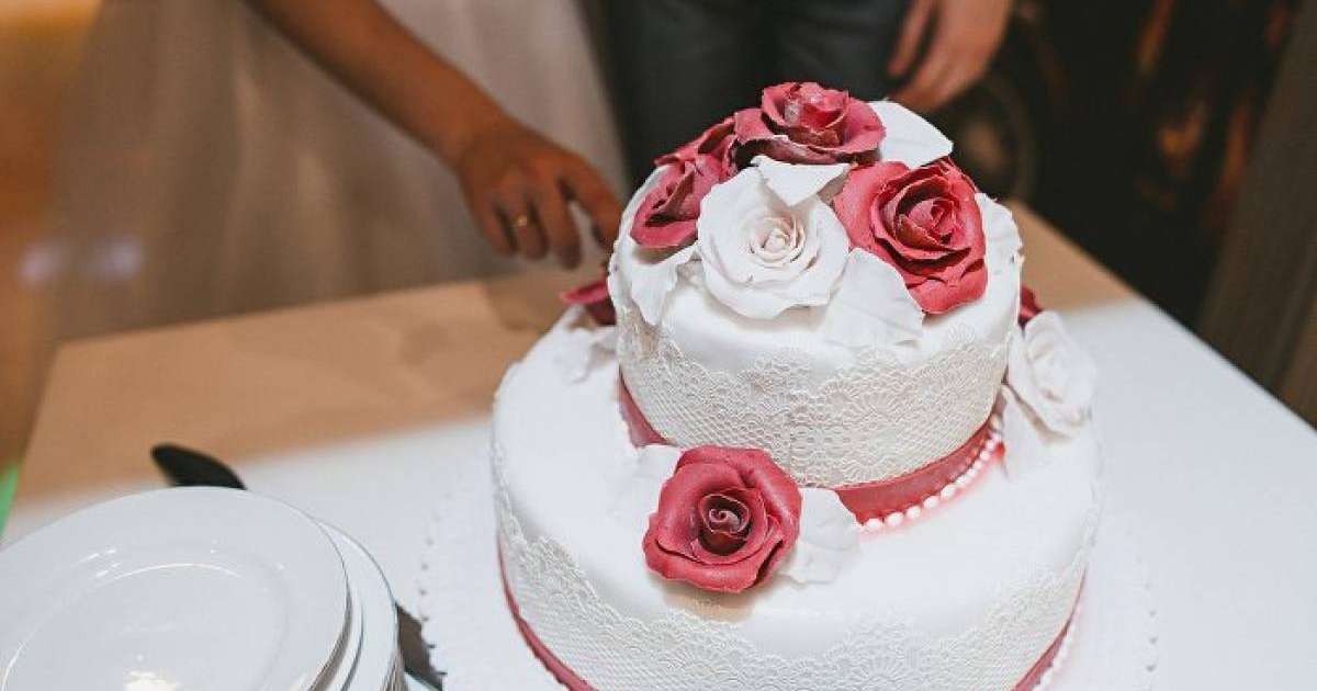 Күйеу жігіттің бұрынғы қызы тойдың тас-талқанын шығарды – видео