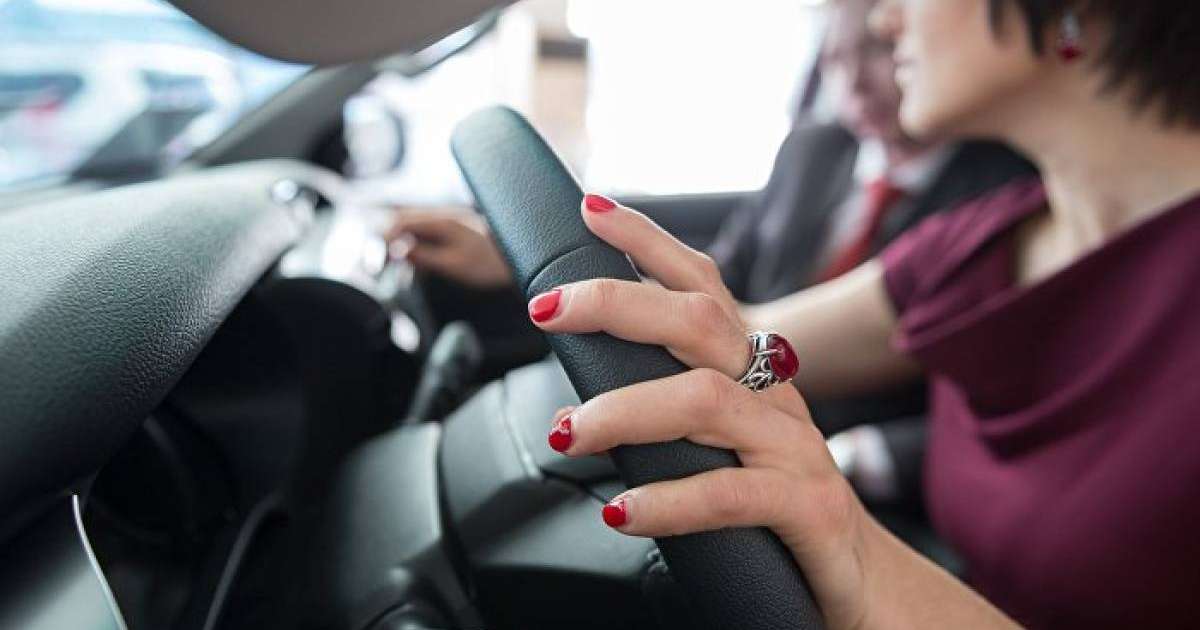 Жүргізуші әйел балабақшадан шыққан бір топ сәбиді басып кетті