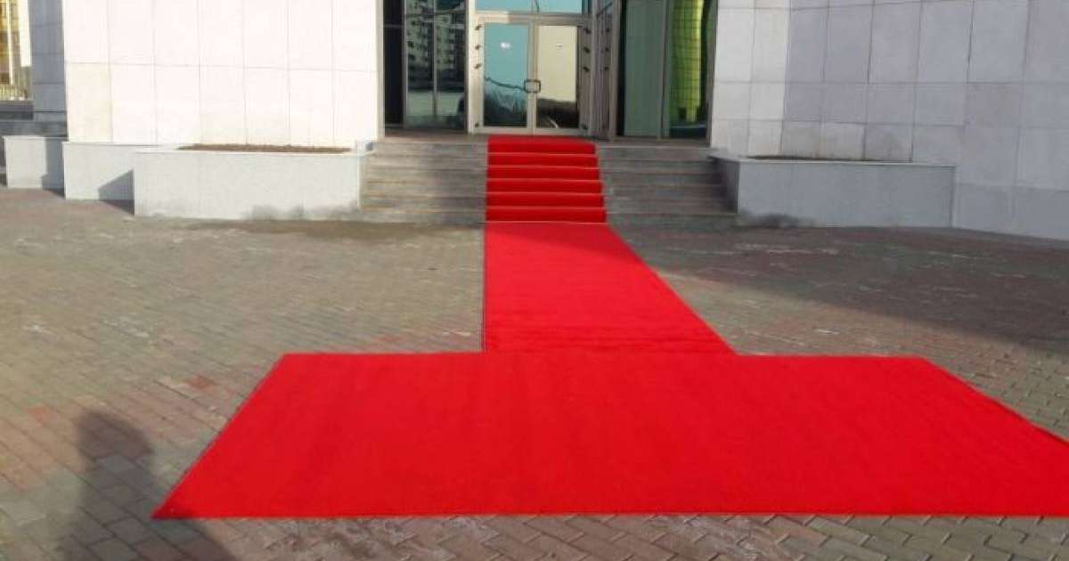 өкілеттігі тоқтаған депутаттар әріптестерімен қоштасты