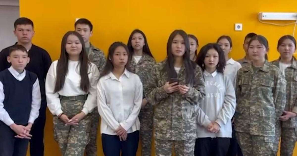 Астанада мектеп оқушылары директордың үстінен шағымданды