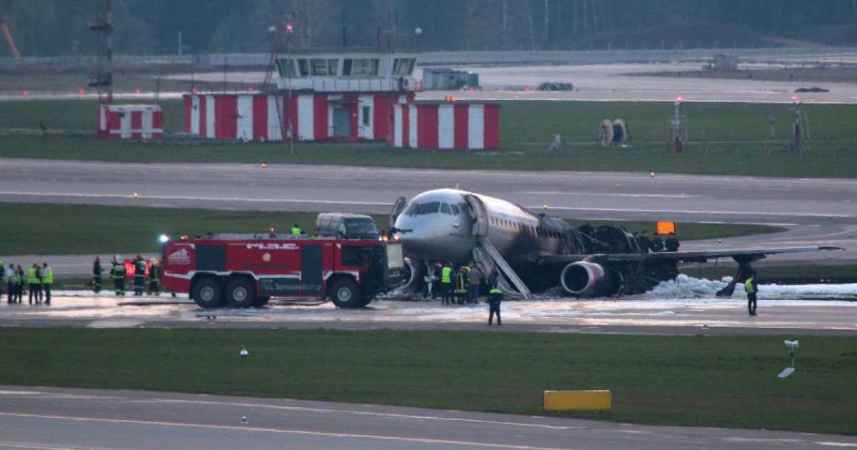一架客机在莫斯科迫降时起火致40人罹难 外交部正在核实乘客中有无哈萨克斯坦公民
