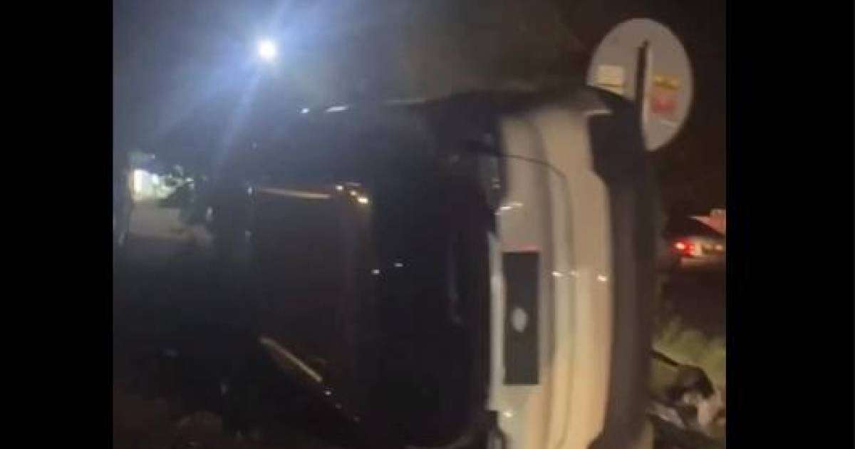 Алматы-Өскемен тас жолында 7 Tesla тиеп келе жатқан жүк көлігі аударылды