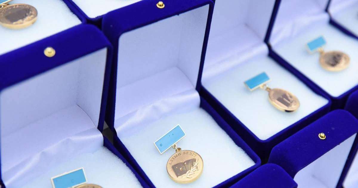 «Алтын белгі» жемқорлықтың көзі болып тұр. Оқу-ағарту министрі