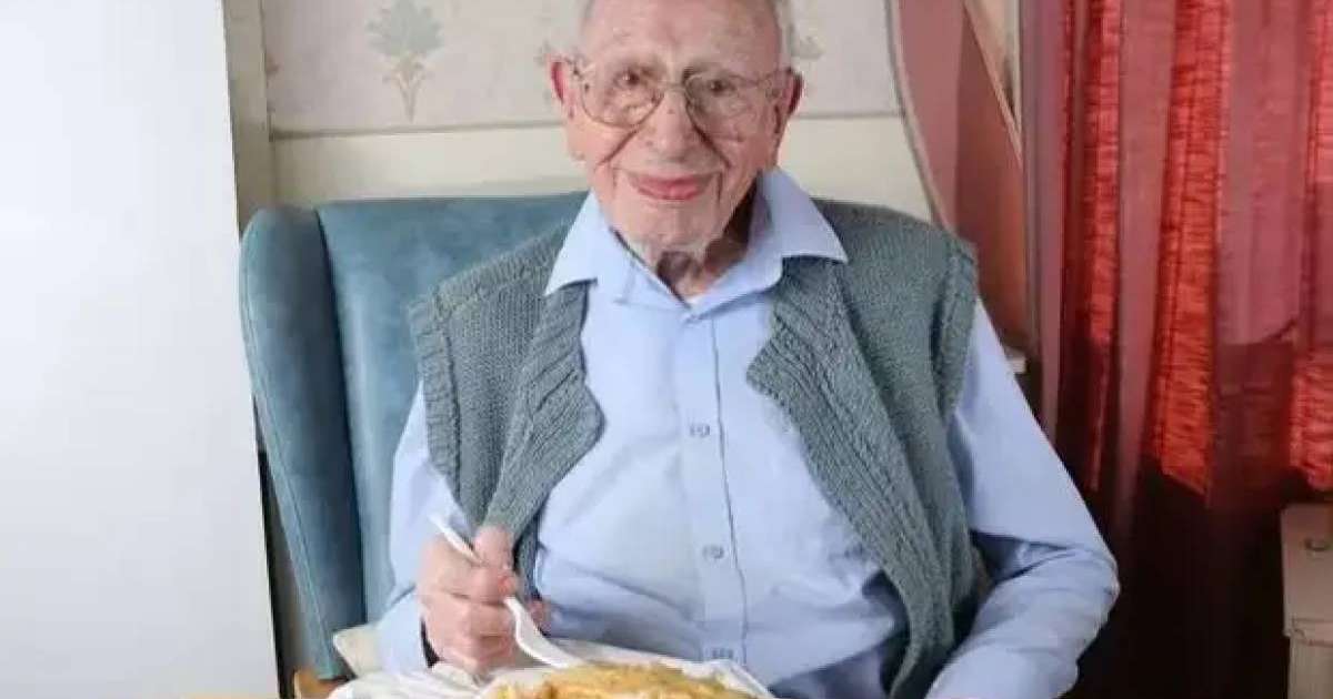 Жер бетіндегі ең қарт ер адам туған күнін атап өтті