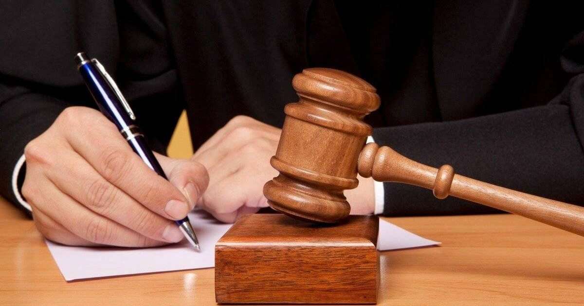 Әкімнің орнында уақытша отырса да жемқорлық жасап үлгерген