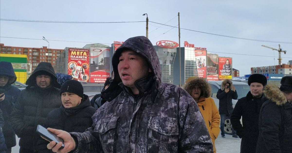 Оралда жүргізушілер шетелдік көліктерді тіркеу ережесін қайта қарауды талап етті