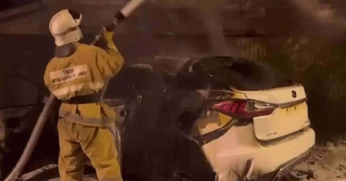 Атырауда белгілі журналистің көлігі өртенді (видео)