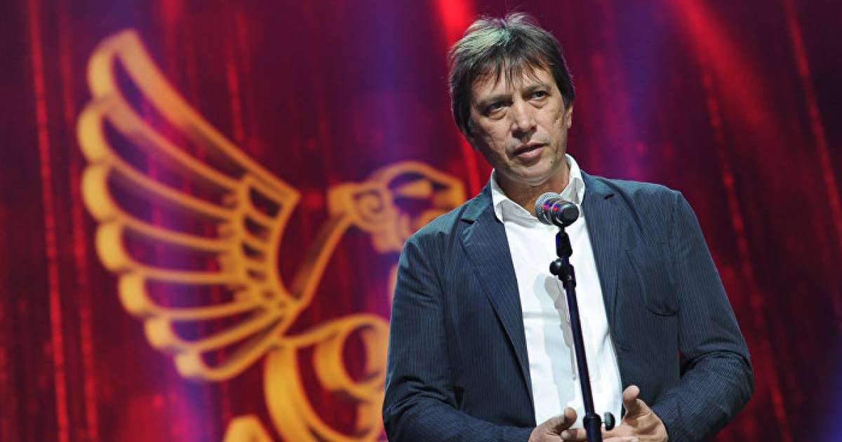 Әлемге танымал кинорежиссер Шымкенттегі өзі оқыған мектепке келді