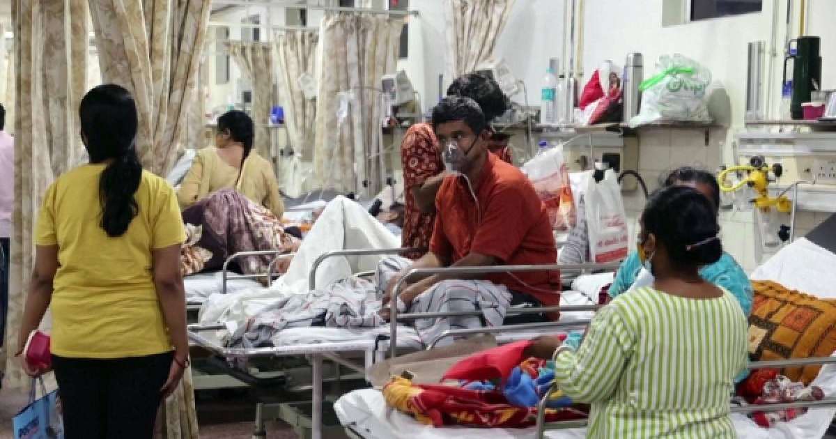 Үндістанда вирустан көз жұмғандардың денесі өзенге тасталып жатыр