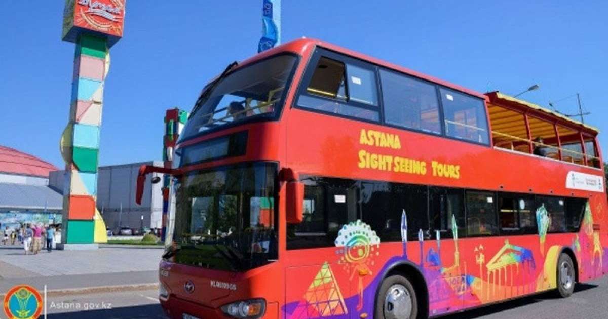 节日期间游客可免费搭乘共色巴士进行观光