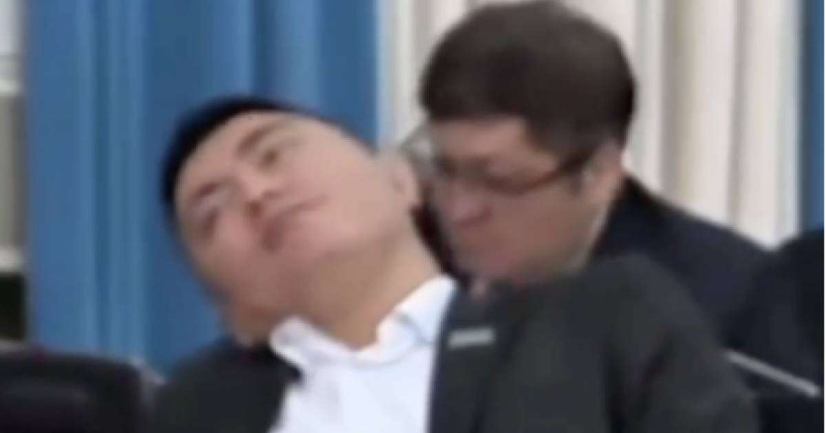 Үкімет сағатында отыра алмаған Дәулет Мұқаев әрекетіне қатысты пікір білдірді