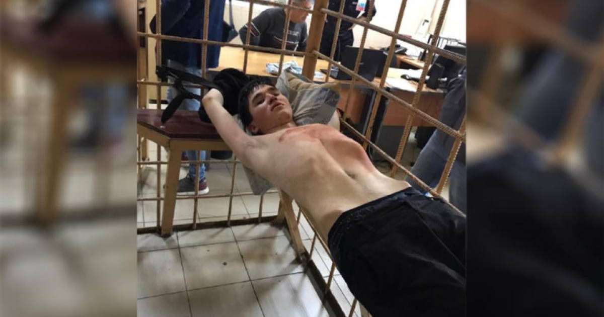 Открывший стрельбу в школе в Казани оказался ее бывшим учеником (видео)