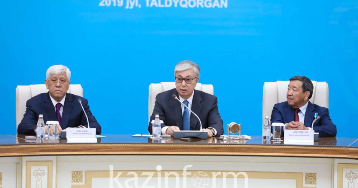 总统会见阿拉木图州居民和企业家代表