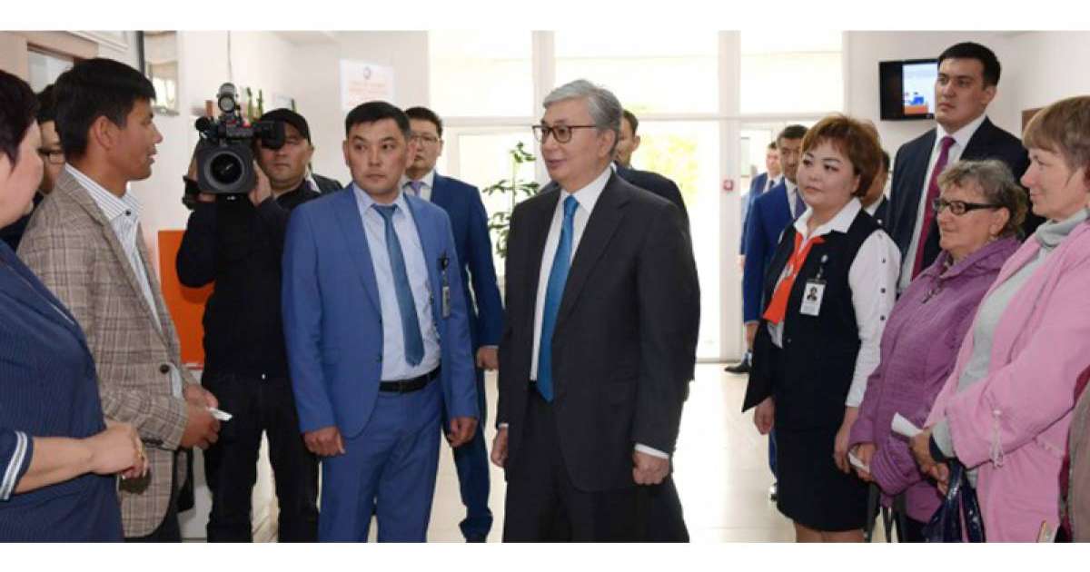 托卡耶夫总统视察阿拉木图州地方政府和工业企业