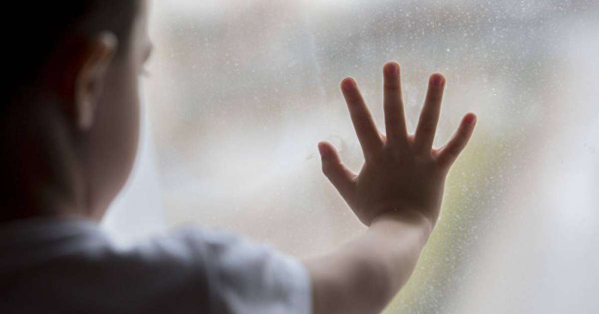 Шымкентте үш жасар бала сегізінші қабаттан құлап кетті