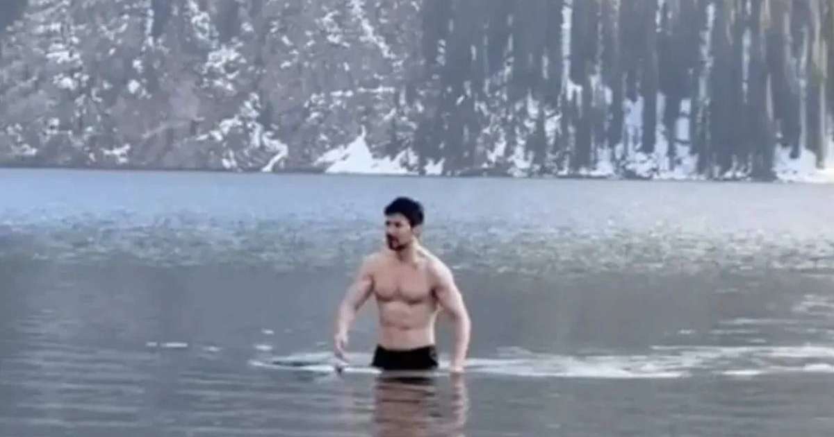 «Айыппұл қайда?»: Павел Дуров Көлсай көлдерінде шомылған видеосын жариялады