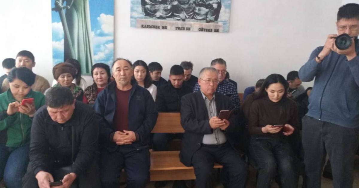 Мұсаханұлы мен Әлімұлының сотына барған үш белсенді "полицияға бағынбады" деп қамалды