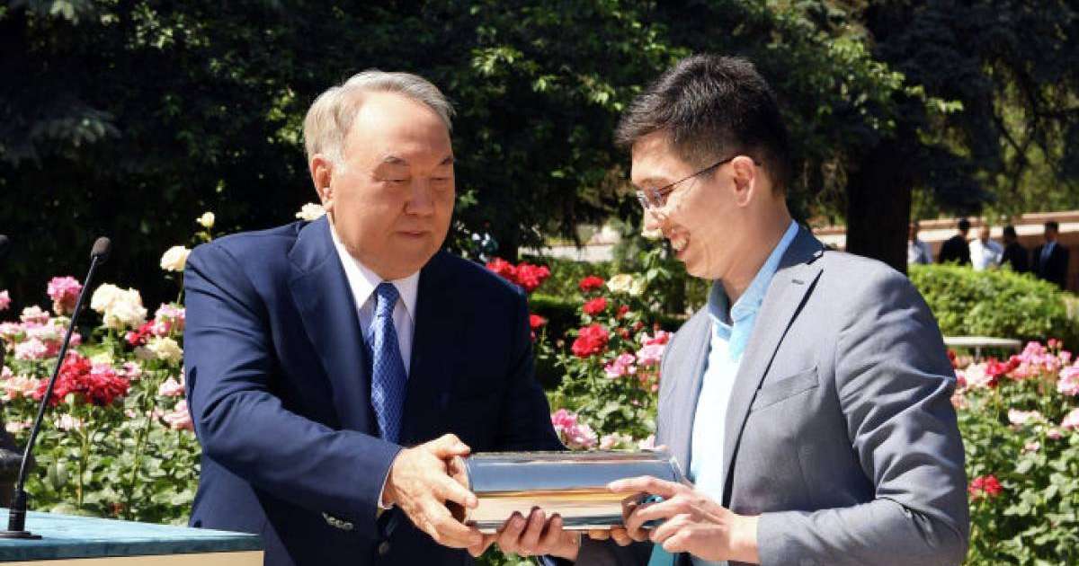 Нұрсұлтан Назарбаев келешек ұрпаққа "уақыт капсуласын" қалдырды