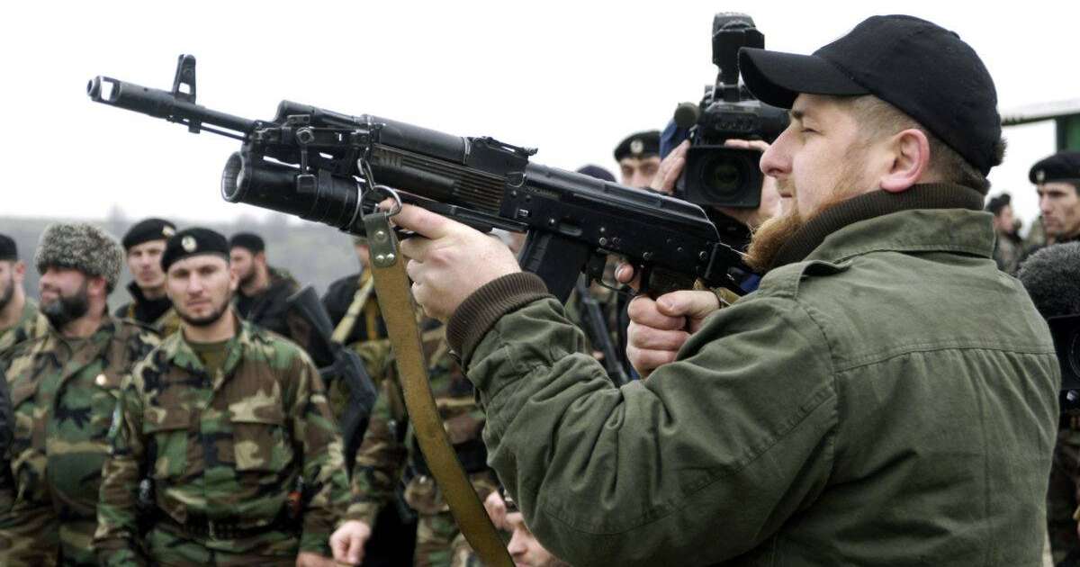 Украинада өлген Қадыров әскерін шошқа терісінде жерлейді