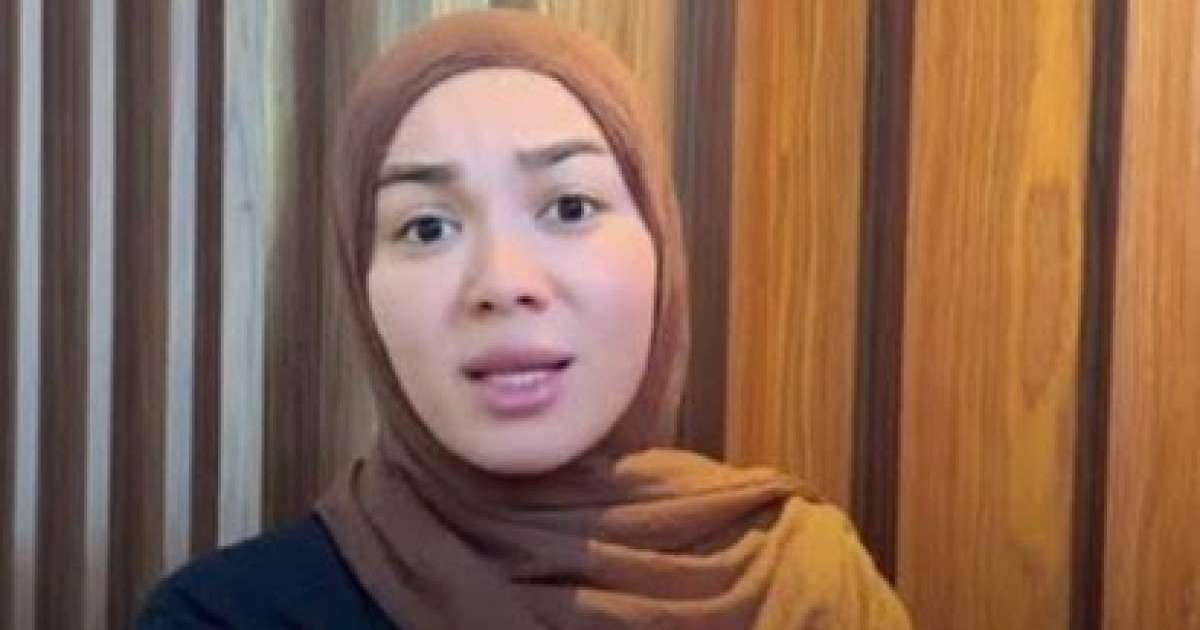 Ақшаға дұға сататын блогер тағы да еңіреп жылады