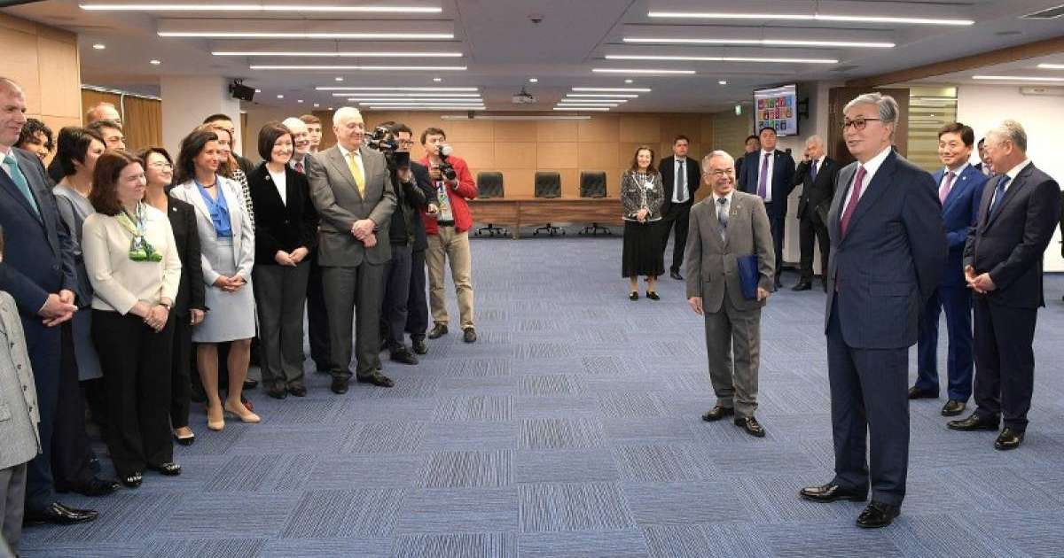 托卡耶夫总统参观联合国位于阿拉木图的新办公室