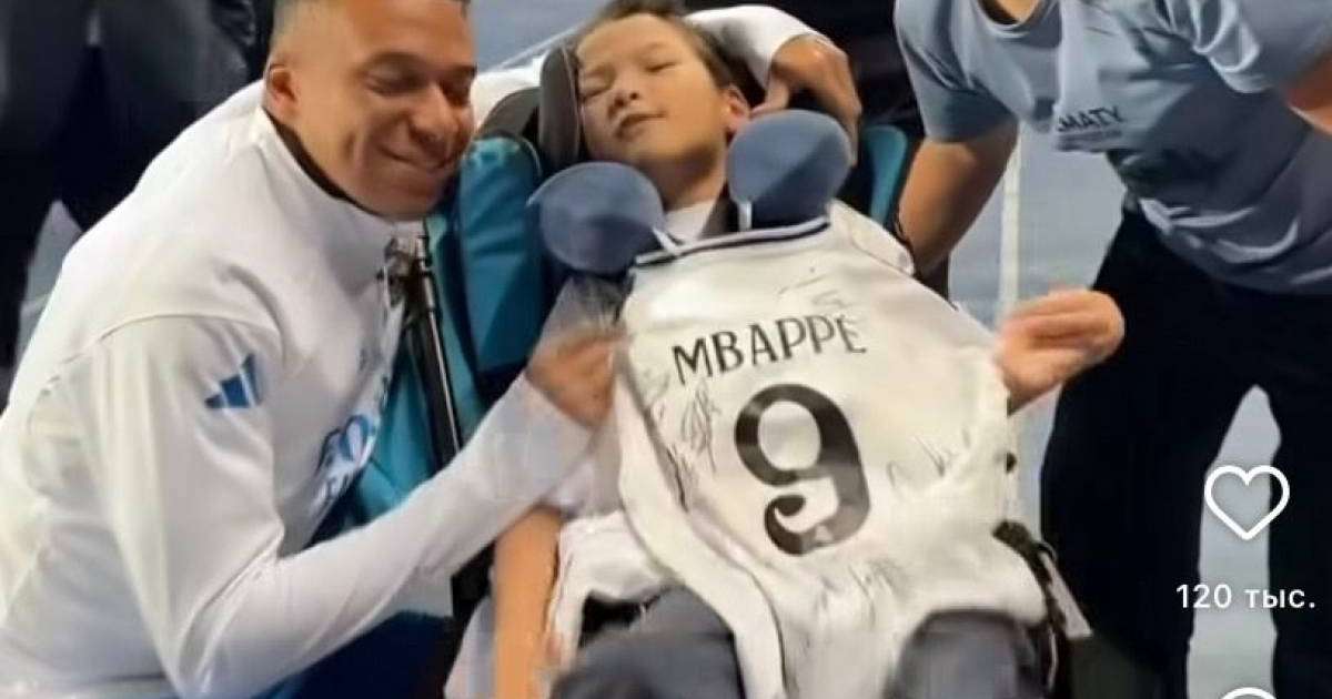 “Реал” футбол клубының жұлдыздары мүмкіндігі шектеулі баланың үлкен арманын орындады