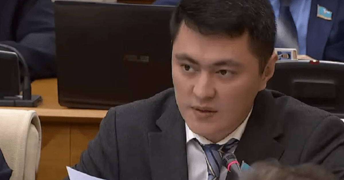 "Ұлы дала квартиранттары": депутат Дәулет Мұқаев мәжілісте баспана мәселесін көтерді