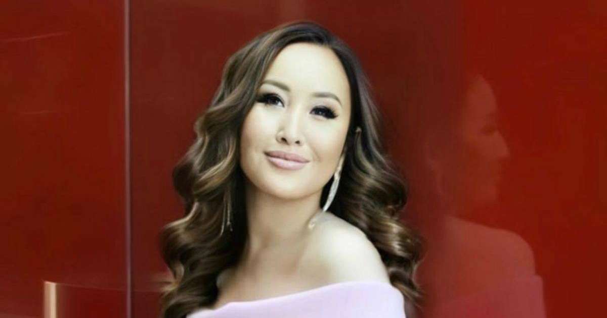 "Құдды жас қыздай": Гүлнұр Оразымбетова мінсіз мүсінімен ерлер қауымын естен тандырды (фото)