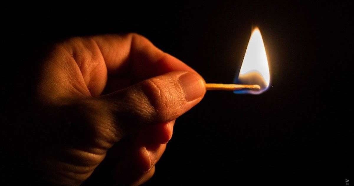 Шымкентте биліктен көмек сұрап жүрген әйел өзін өртемек болды (видео)