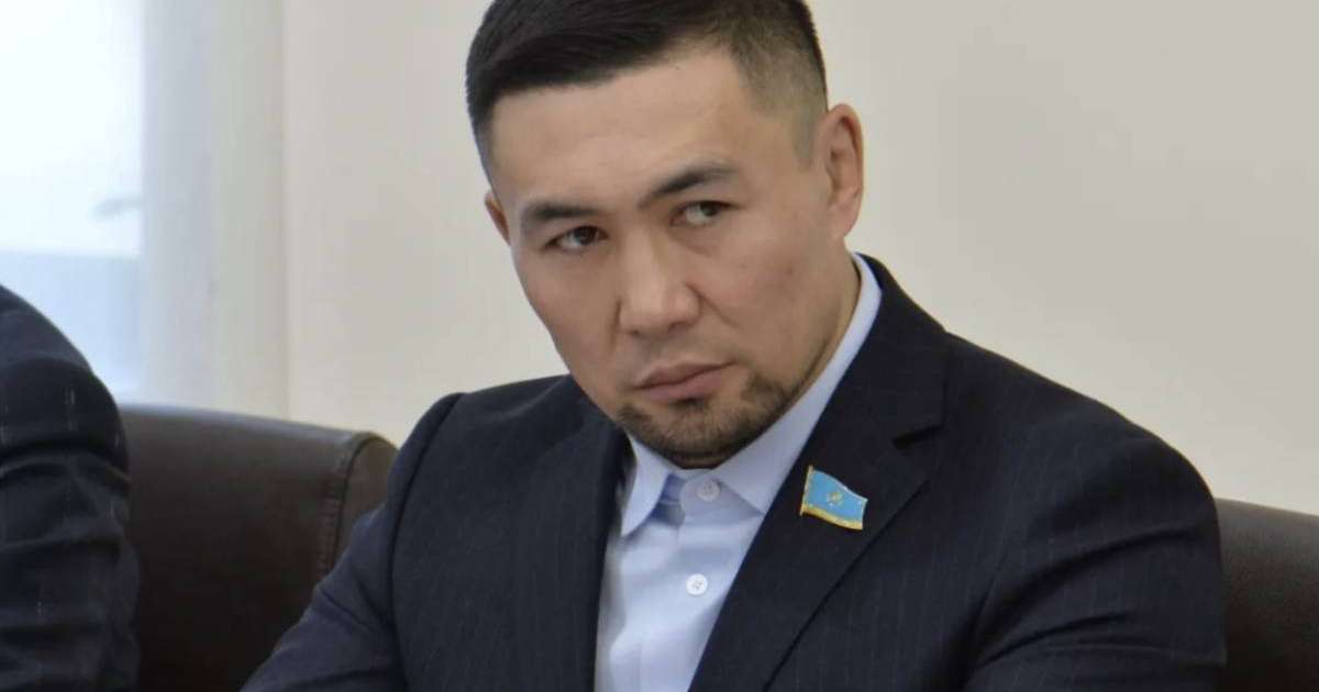 “Бір жылда қалай екі диплом алдыңыз?” - Ардақ Назаров жауап берді