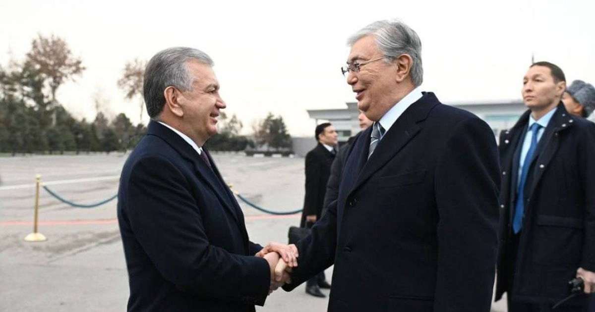 Тоқаев Шавкат Мирзиёевті туған күнімен құттықтады