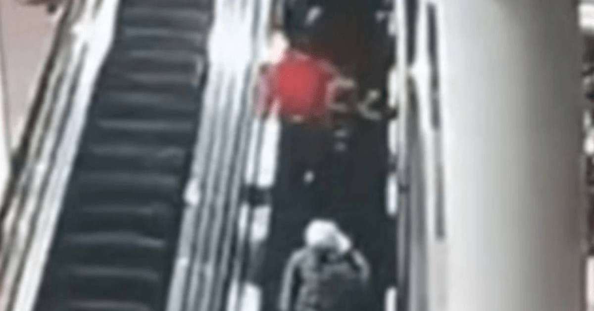 Астанада эскалатор құлады: Оқиғаның видеосы тарады