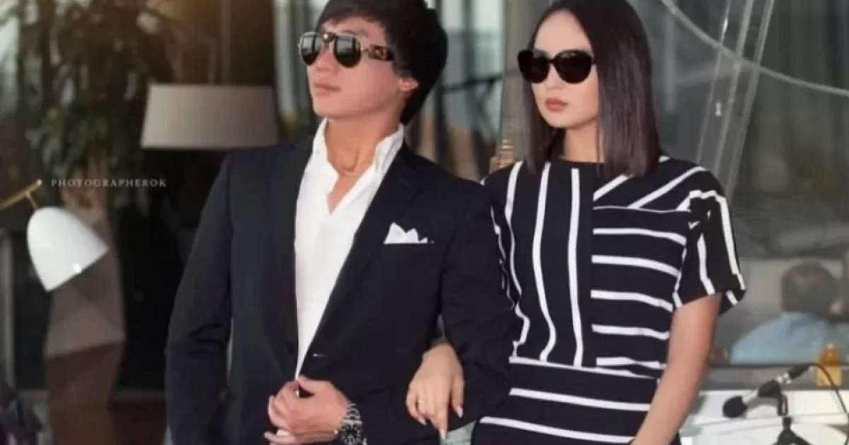 "Құны – 386 мың теңге": Жұлдыз Әбдікәрімова көзілдіріктерін сатуға шығарды