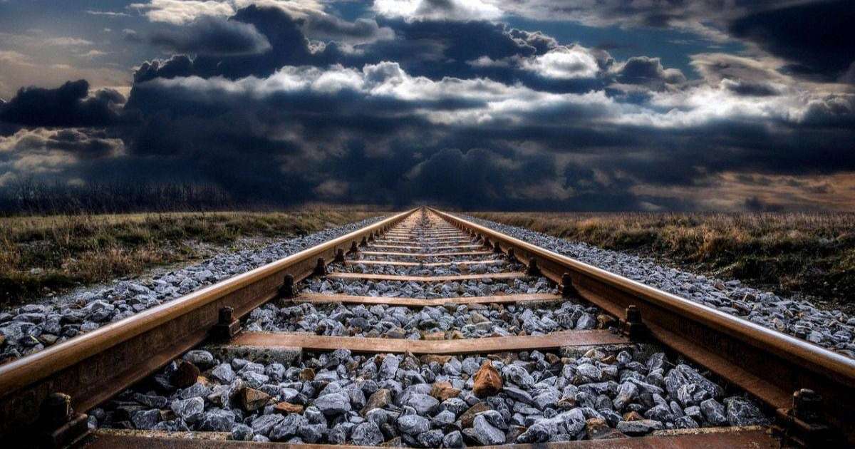 Қарағандыда пойыз бен көлік соқтығысып, бір отбасы қаза тапты