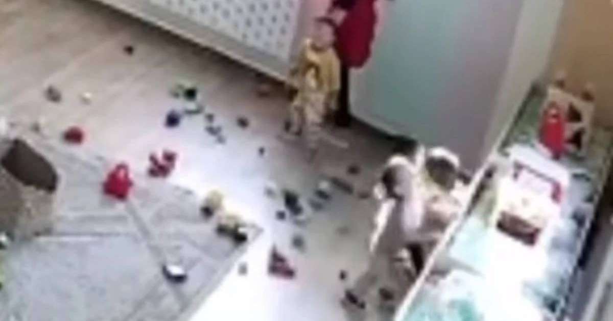 Павлодардағы балабақшада үш қабатты кереует баланың үстіне құлап кетті