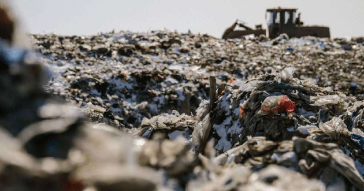 80 миллиардқа жуық iPhone. Алматы мен Астанада қанша қоқыс жиналған?