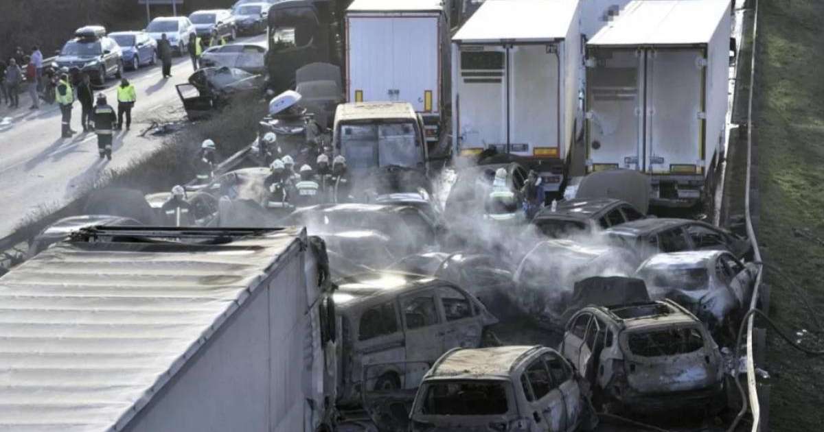 Венгрияда 42 көлік бір уақытта соқтығысып қалды (видео)