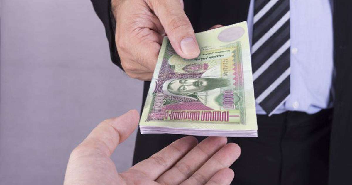 Моңғолия үкіметі әр азаматына 100 доллардан төлейді