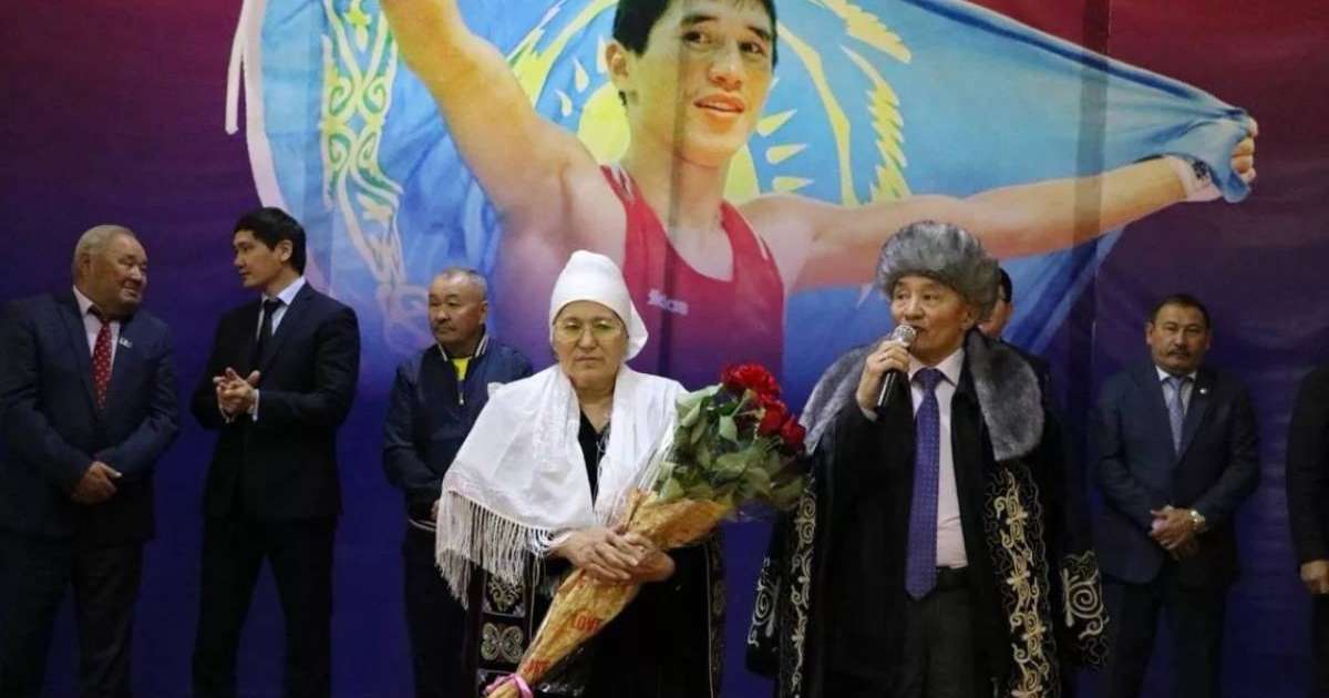 Кәсіпкер марқұм Бекзат Саттархановтың анасына пәтер тарту етті