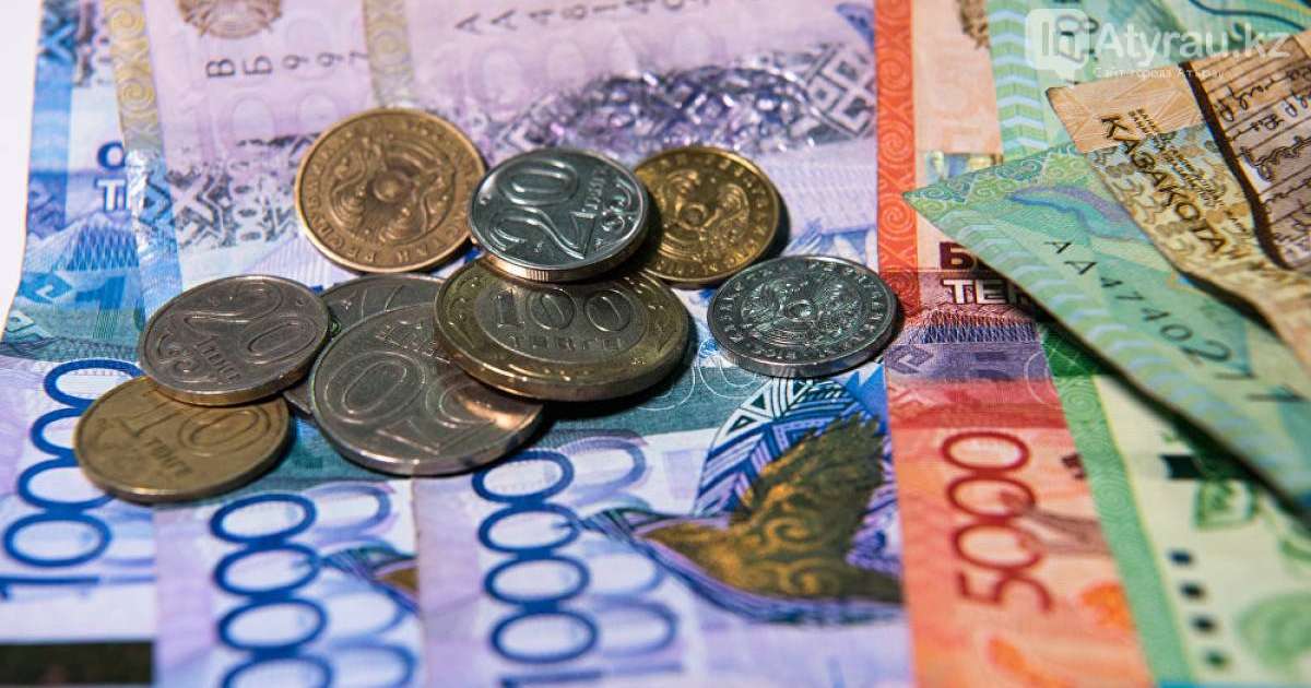 Ақтөбеде 400-ге жуық медқызметкер 2 млн теңгеден алып жатыр