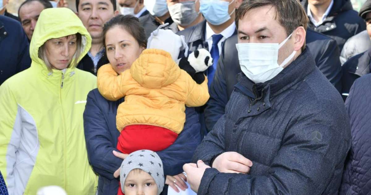 Мұрат Әйтенов Забадам мен Химфарм шағын аудан тұрғындарымен кездесті