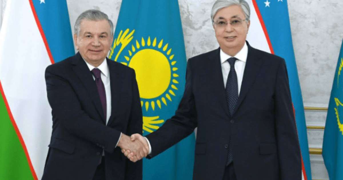 Тоқаев Шымкент қаласында Шавкат Мирзиеевпен бейресми кездесу өткізді