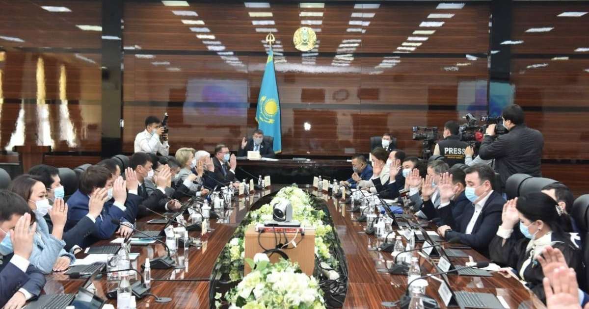 Әкімдер халықпен тұрақты түрде кездеседі