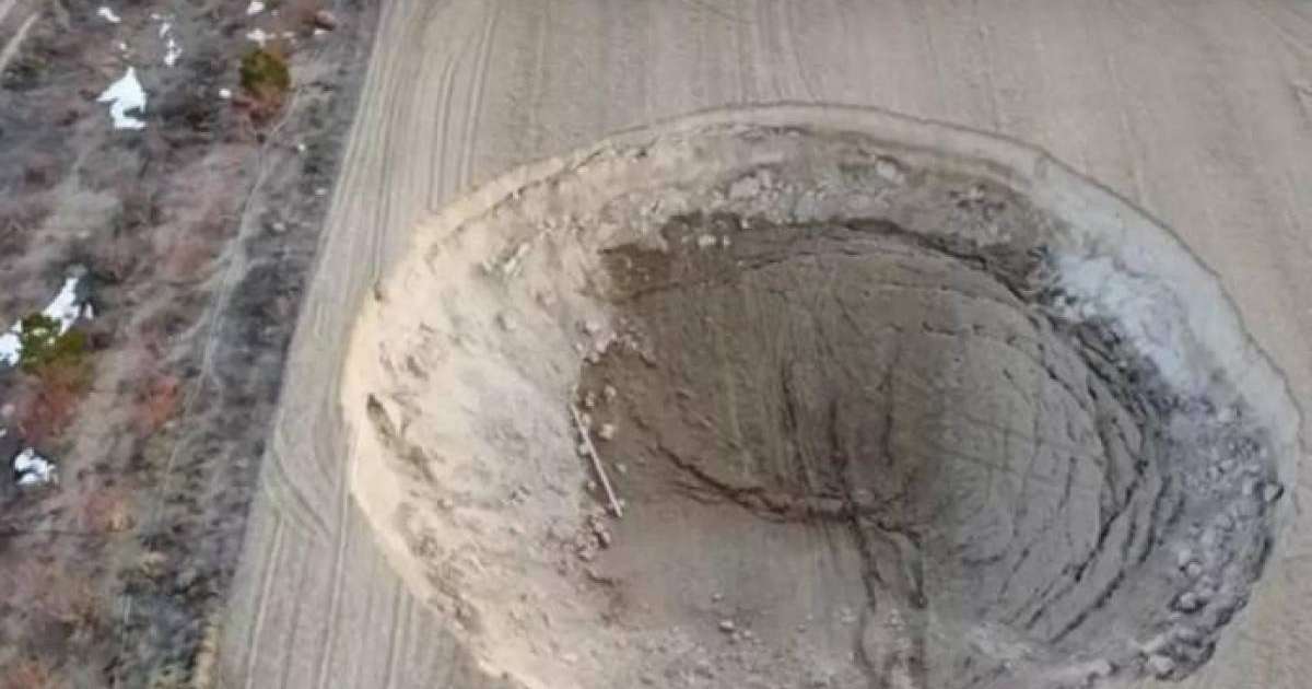 Түркияда тереңдігі 15 метр болатын жұмбақ шұңқыр пайда болды (видео)