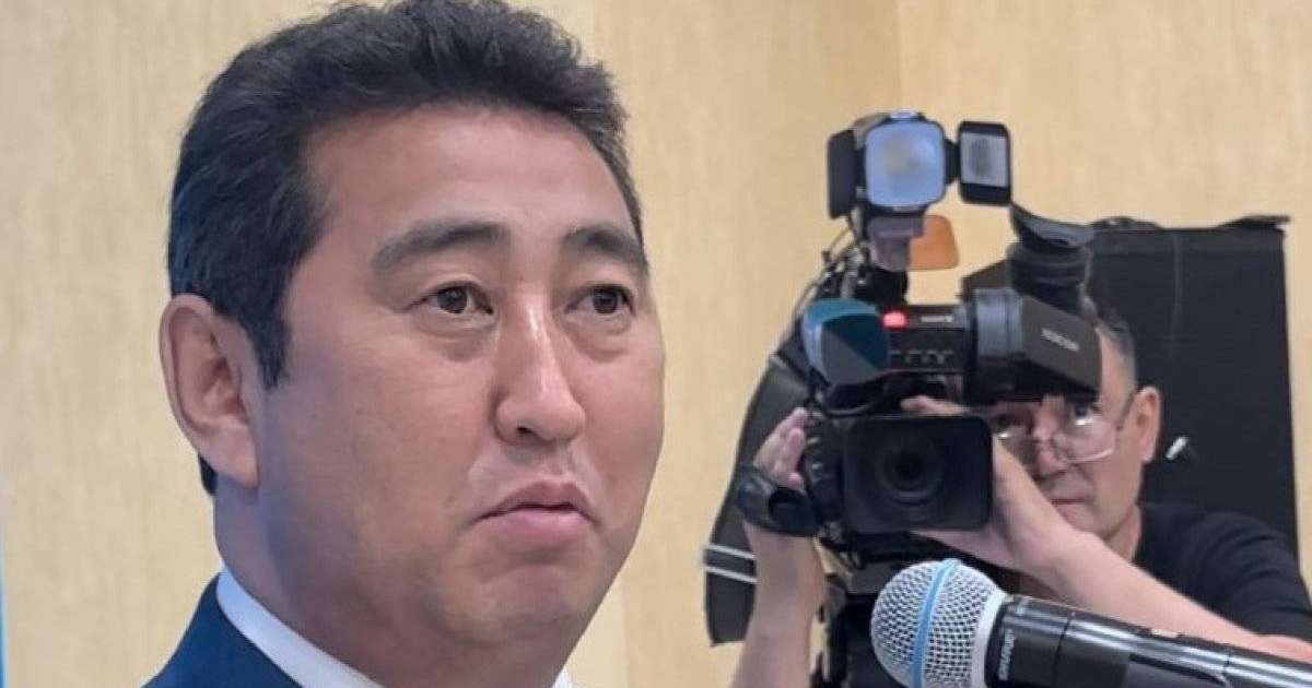 «Ало, рұқсат па»: министр Сапаров жөнсіз сөзі үшін тілшілерден сын естіді