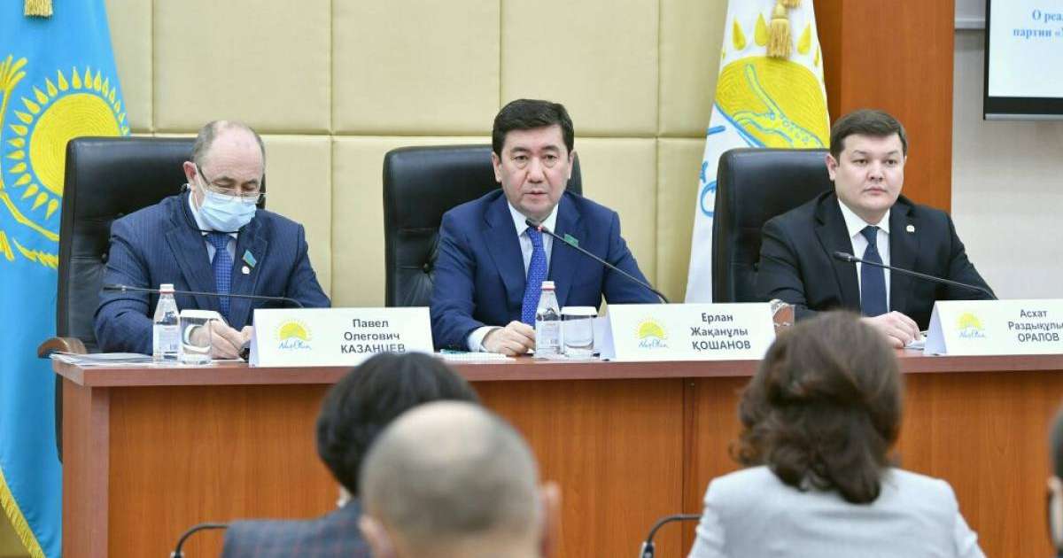 Қошановтың слесарьдан спикерге дейінгі мансап жолы