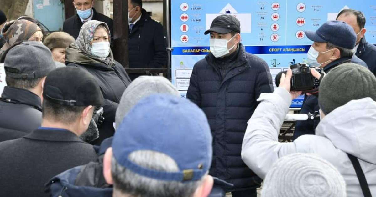 Мұрат Әйтенов орталықта орналасқан шағын аудан тұрғындарымен кездесті