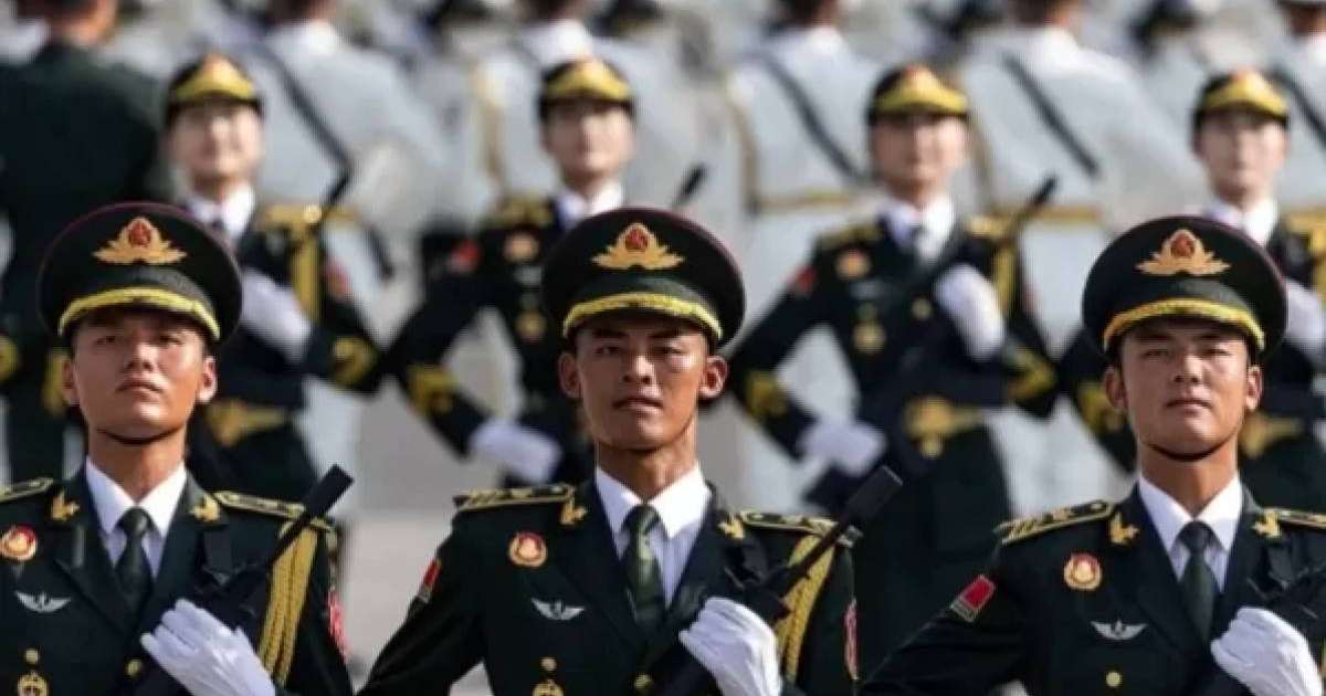 "Қытай ұлтының қайта жаңғыруын тоқтату мүмкін емес": Бейжіңде ел тарихындағы ең үлкен әскери парад өтті