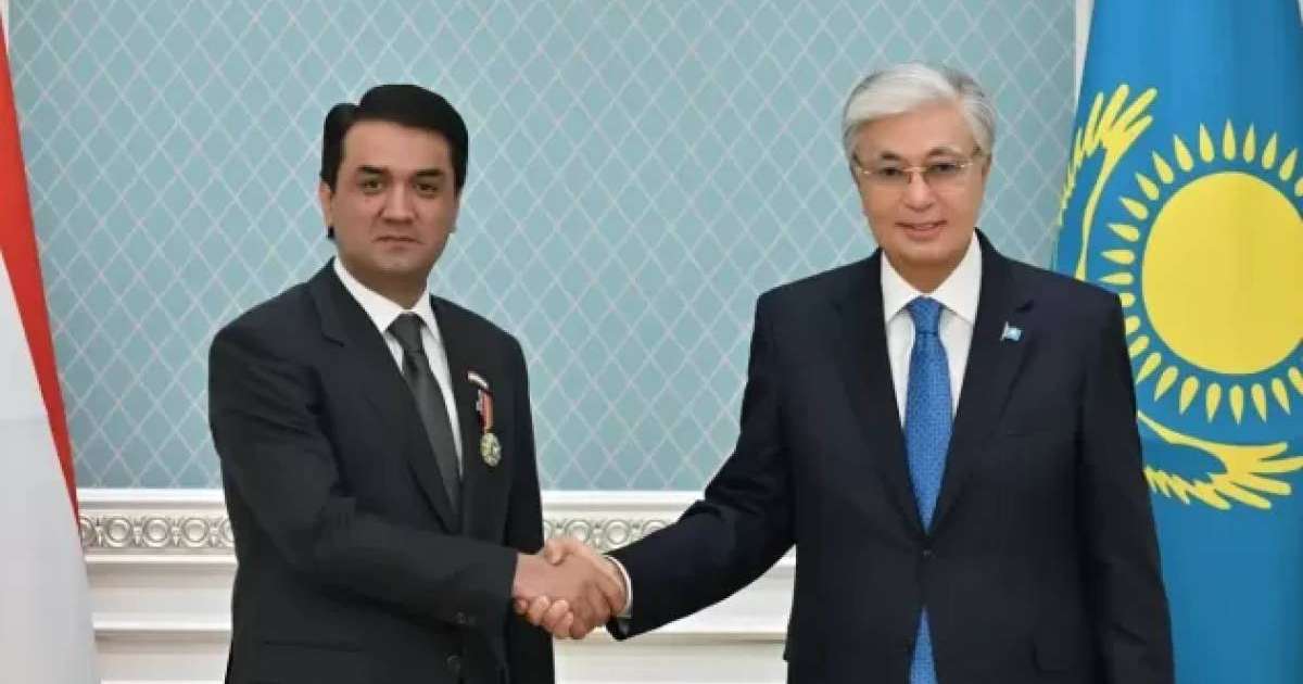 Тоқаев Рустами Эмомалиді марапаттады